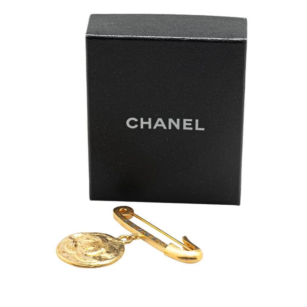 Pre-owned Chanel Gold Plated CC Medallion Safety Pin Brooch Gold