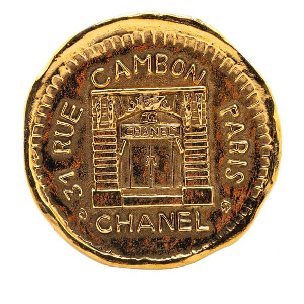 Pre-owned Chanel Gold Plated 31 Rue Cambon Round Brooch Gold