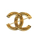 Miniatyrbilde 3 av 4: Pre-owned Chanel Gold Plated Rhinestone CC Brooch Gold