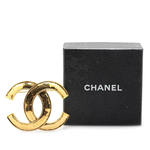 Pre-owned Chanel Gold Plated CC Brooch Gold