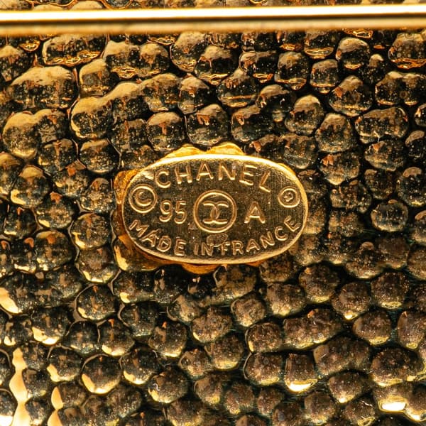 Pre-owned Chanel Gold Plated CC Flower Brooch Gold