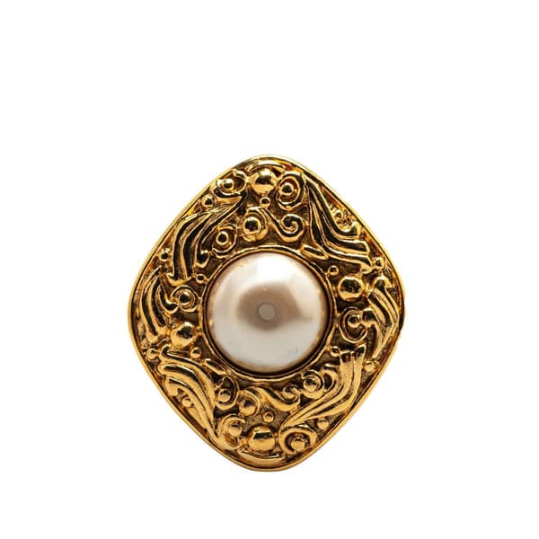 Pre-owned Chanel Gold Plated Faux Pearl Brooch Gold