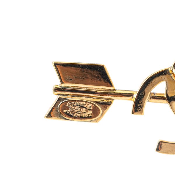 Pre-owned Chanel Gold Plated CC Logo And Arrow Brooch Pin Gold