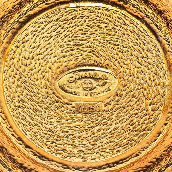 Pre-owned Chanel Gold Plated 31 Rue Cambon Round Brooch Gold