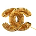 Miniatyrbillede 3 af 4: Pre-owned Chanel Gold Plated CC Quilted Brooch Gold