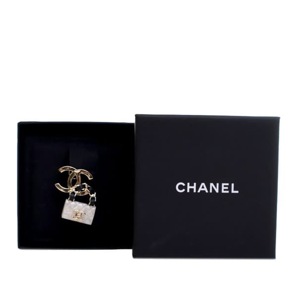Pre-owned Chanel Gold Plated Enamel CC Quilted Flap Brooch Gold