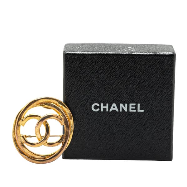 Pre-owned Chanel Gold Plated CC Round Brooch Gold