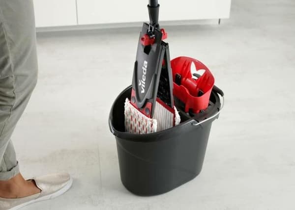 Kvast med teleskopskaft Vileda ULTRAMAX XL platt 42cm