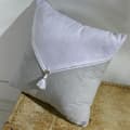 Miniatyrbild 1 av 4: Kudde - IDAG - CHARME - Slub x Chambray x Pompon Capucune - 40 x 40 cm