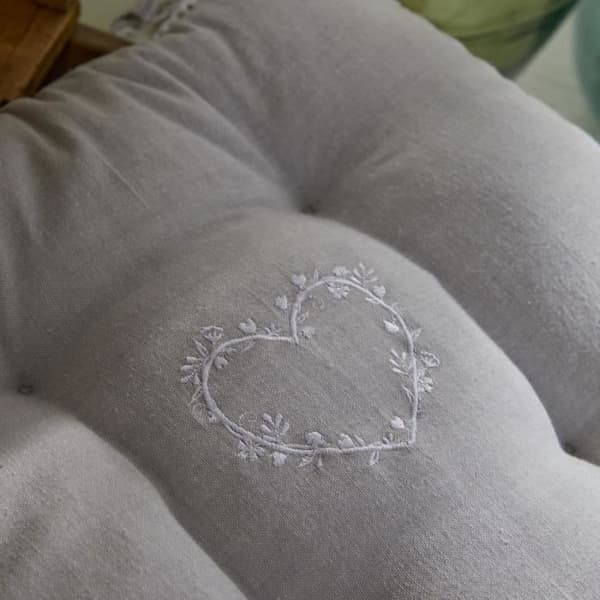 Quiltad sits - TODAY - CHARME - Chambray x Petite Broderie Constance - 40 x 40 cm