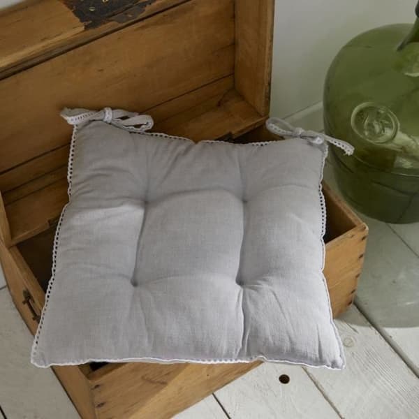 Quiltad sits - TODAY - CHARME - Chambray x Petite Broderie Constance - 40 x 40 cm
