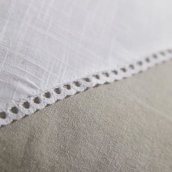 Kudde - IDAG - CHARME - Slub x Chambray x Pompon Berenice - 40 x 40 cm