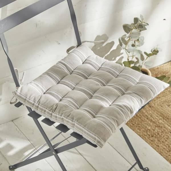 Quiltad sits - TODAY - CHARME - Berenice-tryck - 40 x 40 cm