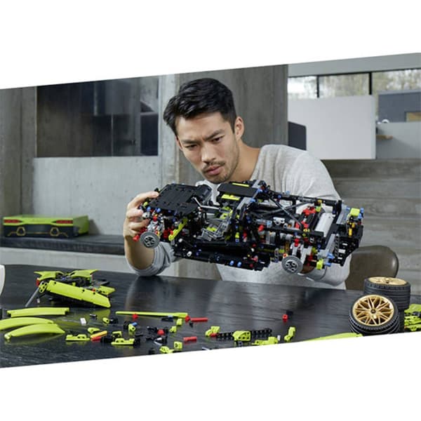 LEGO® TECHNIC 42115 Lamborghini Sián FKP 37