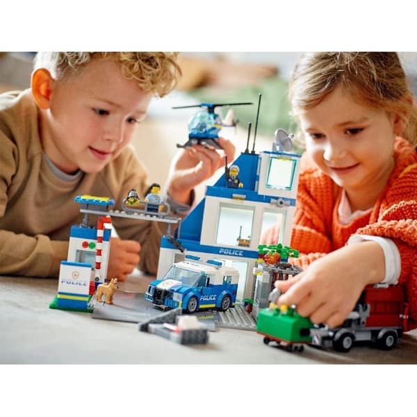 Lego City 60316 polisstation