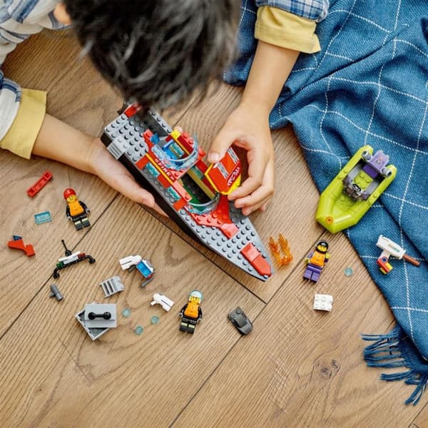 Lego City 60373 Redningsbådbrand