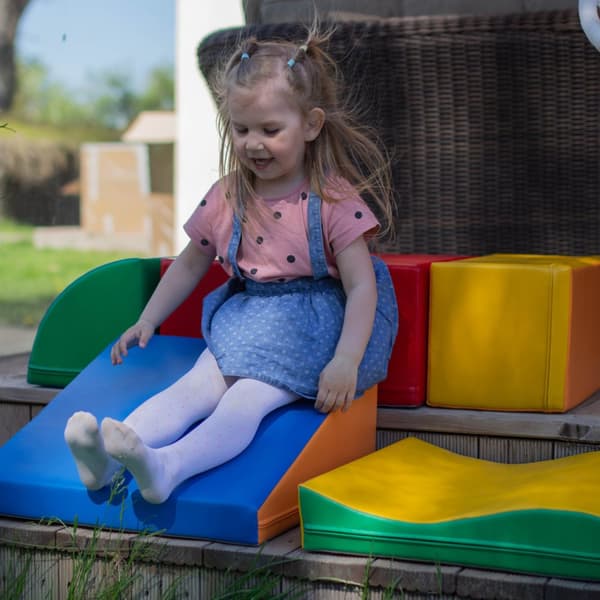 IGLU Soft Play 7 delar skumkrypande hjälpmedel mjuka byggstenar för barn 1 - 3 åringar Flerfärgad