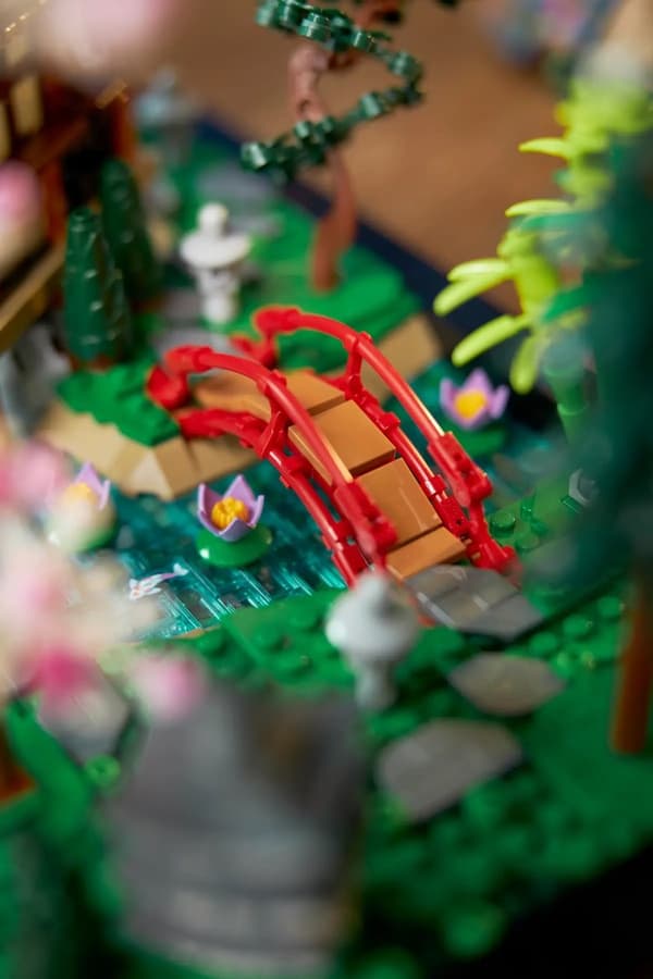 LEGO Icons Rauhallinen puutarha