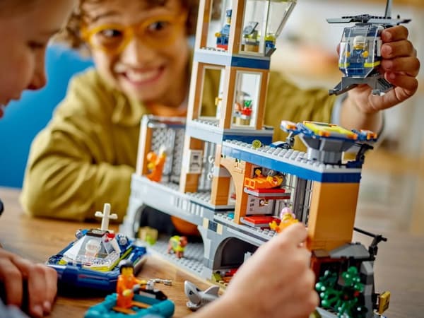 LEGO CITY 60419 POLISFÄNGELSEÖ