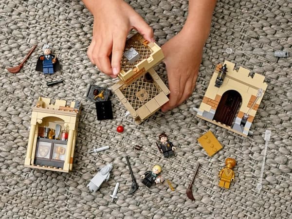 LEGO HARRY POTTER 76395 HOGWARTS: FÖRSTA FLYGLEKTION