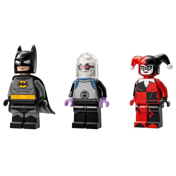 Lego Batman™ With Batmobile Vs. Harley Quinn™ And Mr. Freeze™ Byggspel