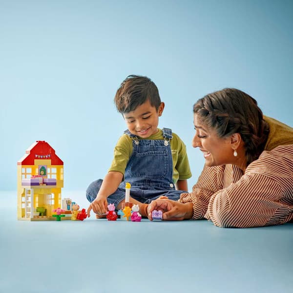 Lego Peppa Pig´s Birthday House Byggspel