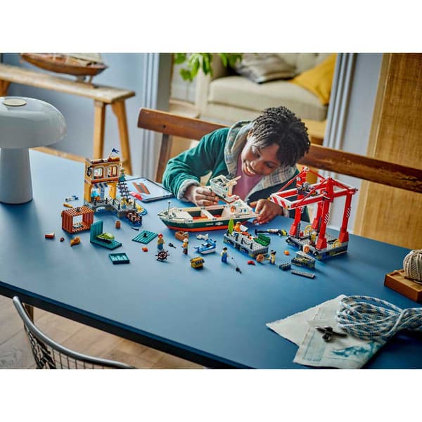 Lego Sea Port With Goods Ship Rakennuspeli