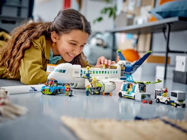LEGO CITY 60367 MATKUSTAJALENTOKONE