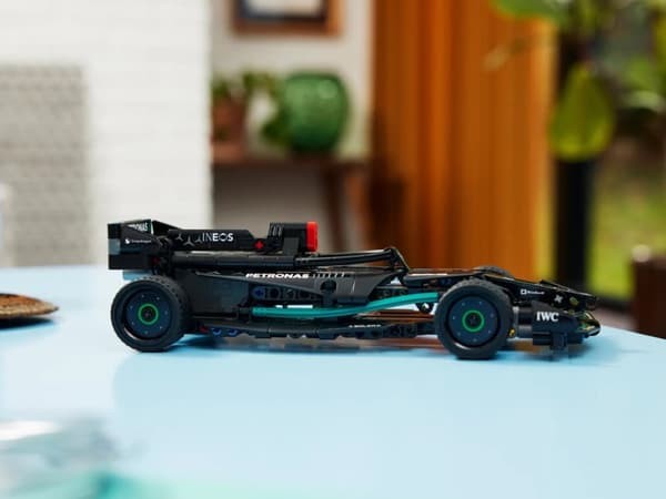 LEGO TECHNIC 42165 Mercedes-AMG F1 W14 E Performance Pull-Back