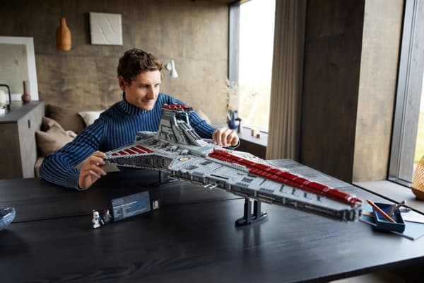LEGO STAR WARS 75367 Venator-klasse Republic Attack Cruiser (Ultimate Collector Series)
