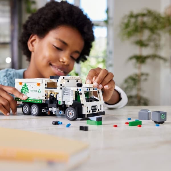 Lego Technic 42167 Mack LR Elektrisk sopbil