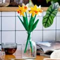 Miniatyrbild 3 av 5: Lego ikoner 40747 botaniska blommor påskliljor