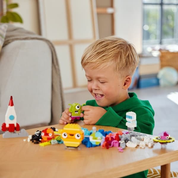 Lego Classic 11037 Creative Planets