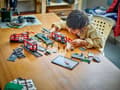 Miniatyrbild 10 av 11: LEGO City 60423 Tramwaj miejski ze stacją
