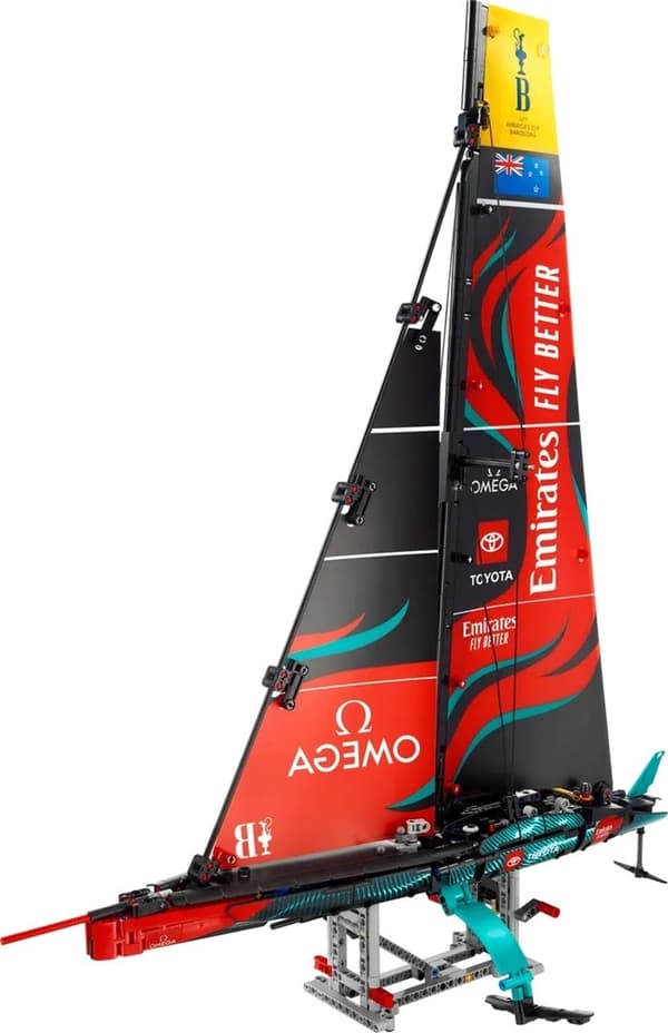 LEGO TECHNIC 42174 Emirates Team Nya Zeelands AC75-yacht