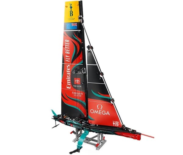 LEGO TECHNIC 42174 Emirates Team Nya Zeelands AC75-yacht
