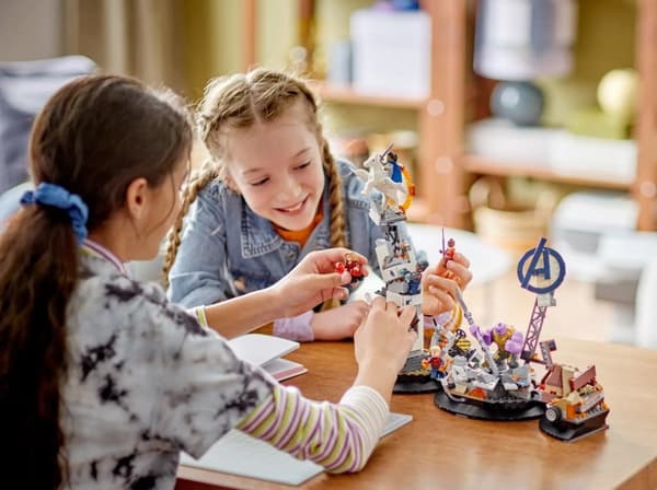LEGO MARVEL 76266 LOPPUPELIN VIIMEINEN TAISTELU