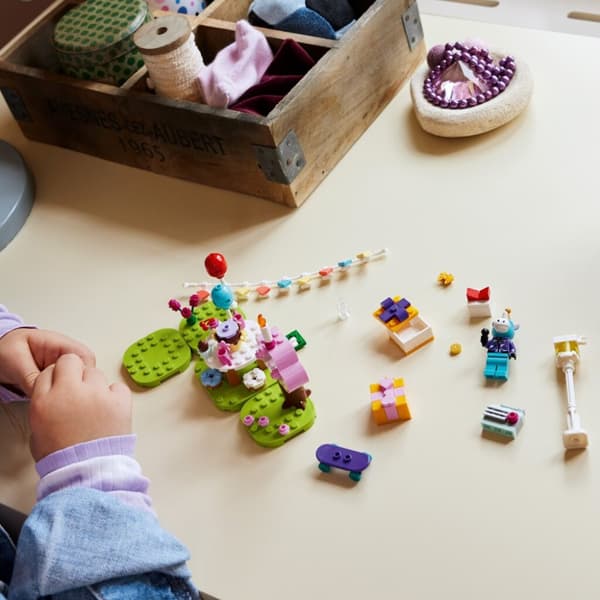 Lego Animal Crossing 77046 Julianin syntymäpäiväjuhlat