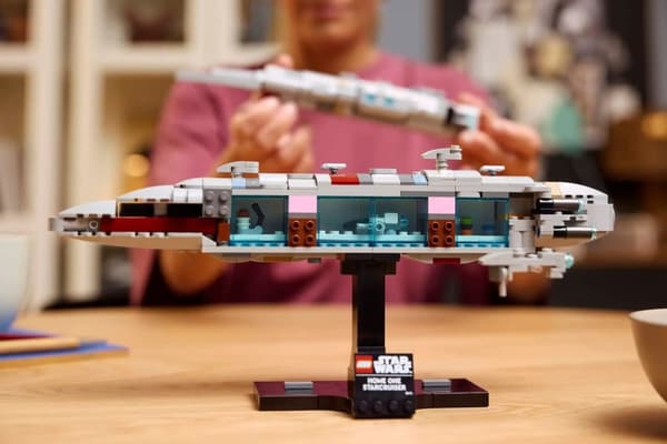 LEGO STAR WARS 75405 Home One Starcruiser