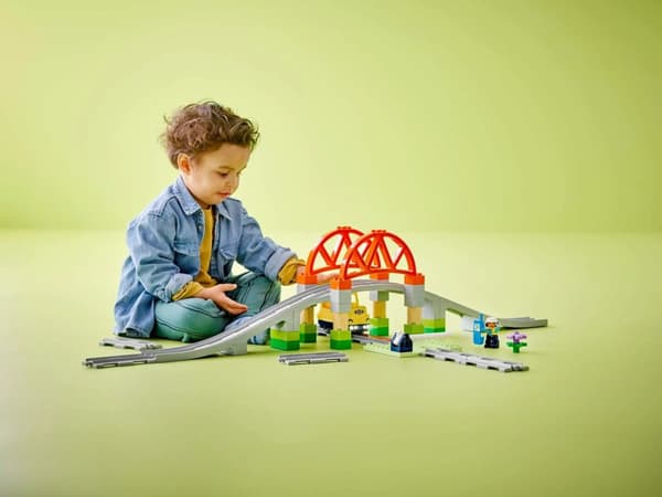 LEGO DUPLO TOWN 10426 Bro og jernbaneskinner - udvidelsessæt