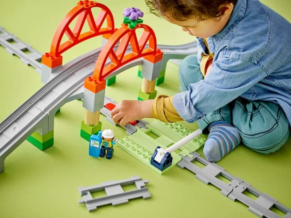 LEGO DUPLO TOWN 10426 Bro og jernbaneskinner - udvidelsessæt
