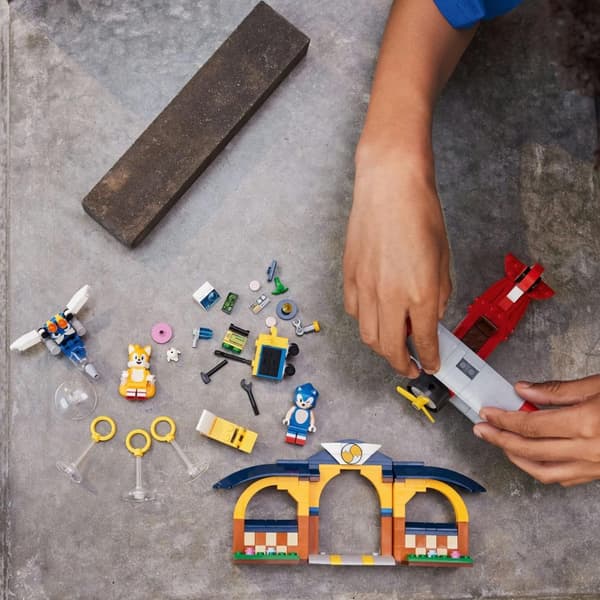 LEGO Sonic the Hedgehog 76991 Tails' Værksted & Tornadofly
