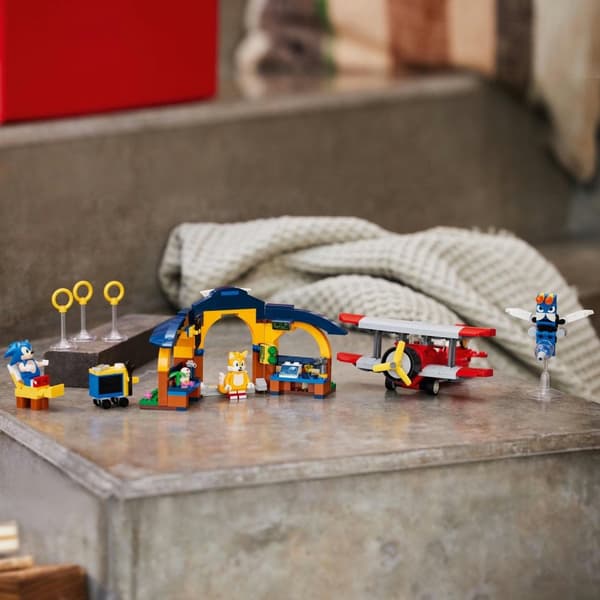 LEGO Sonic the Hedgehog 76991 Tails' Værksted & Tornadofly