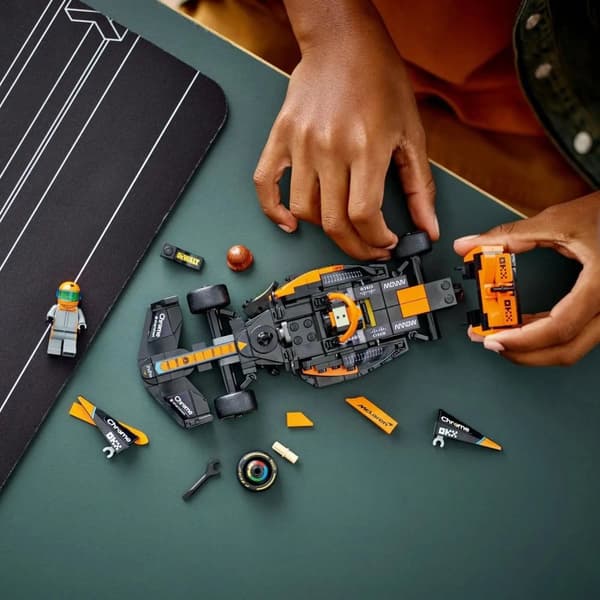 LEGO SPEED CHAMPIONS 76919 MCLAREN FORMULA 1 RACERBIL 2023 VERSION