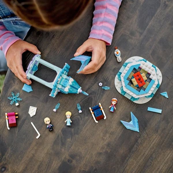 LEGO Disney 43218 Anna og Elsas magiske karrusel