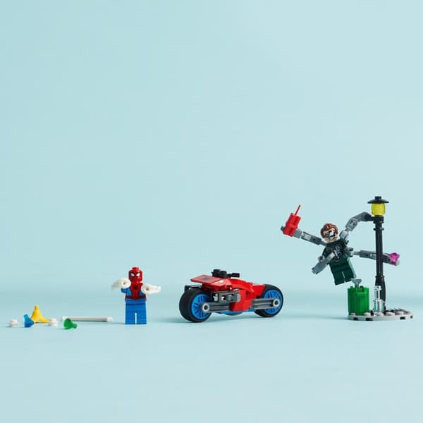 LEGO Super Heroes 76275 Spider-Man vs. Doc Ock Motorcykeljagt