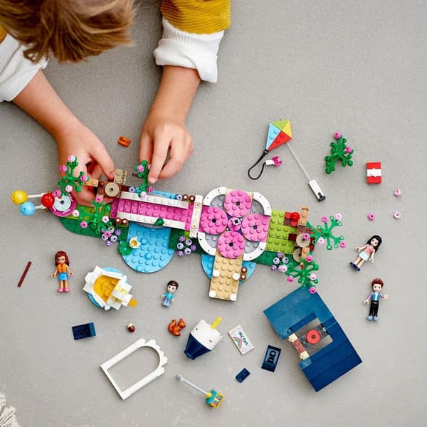 LEGO Friends 41447 Heartlake Cityn puisto