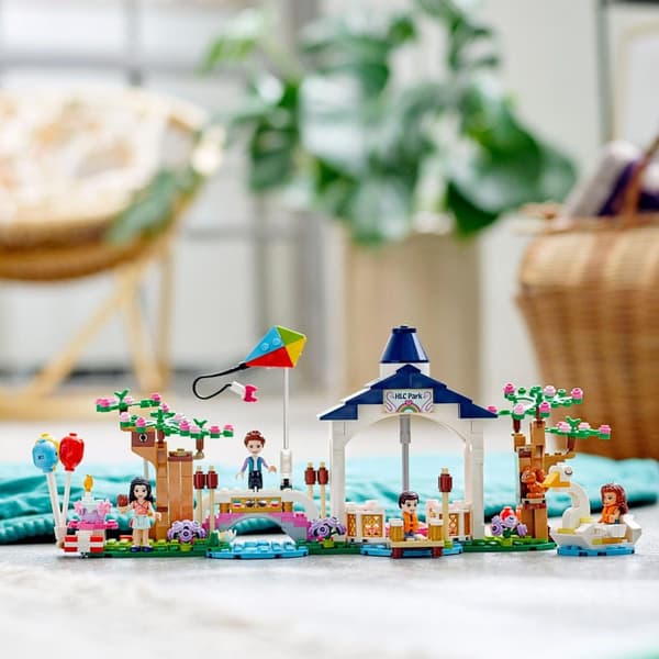 LEGO Friends 41447 Heartlake Cityn puisto