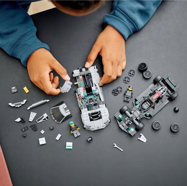 LEGO Speed Champions 76909 Mercedes-AMG F1 W12EPerformance Mercedes-AMG ONE