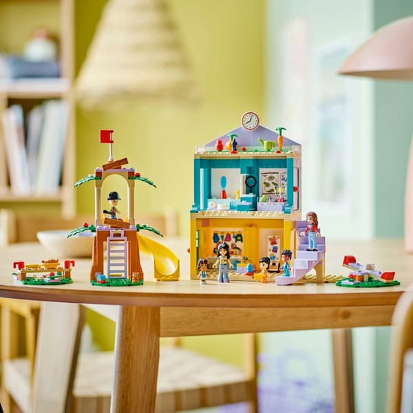 LEGO Friends 42636 Venner 42636 Heartlake Town Børnehave